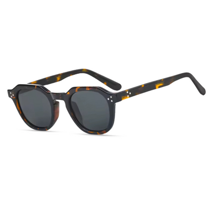 Women’s sunglasses Valora, square geometric style, 3/4 right angle view in Tortoise–Black (tortoise frame, black lenses) on white background.